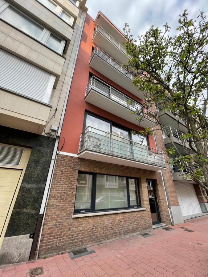 Lovely 2 Bedroom Appartment Near Knokke-Strand Beach Bar Kültér fotó